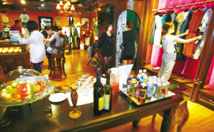 买到撞衫的衣服可退货(图)