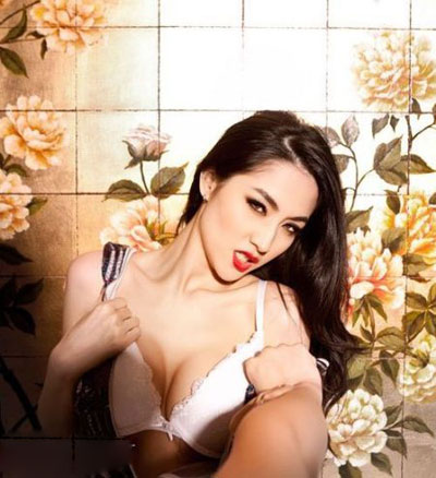 肉蒲团主角蓝燕运动内衣登时尚杂志 玩转性感