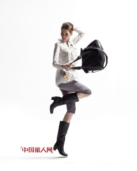 聚焦2011年深圳服交会 喜俪品牌女装邀您一同评鉴