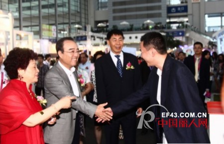 第十一届中国服交会开幕 “深姓”品牌唱主角