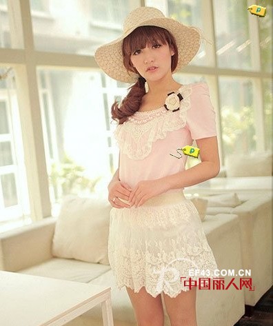 日系女生夏季短裙搭配技巧