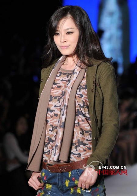 FGFEE普普风女装上演都市街头混搭潮流时装秀