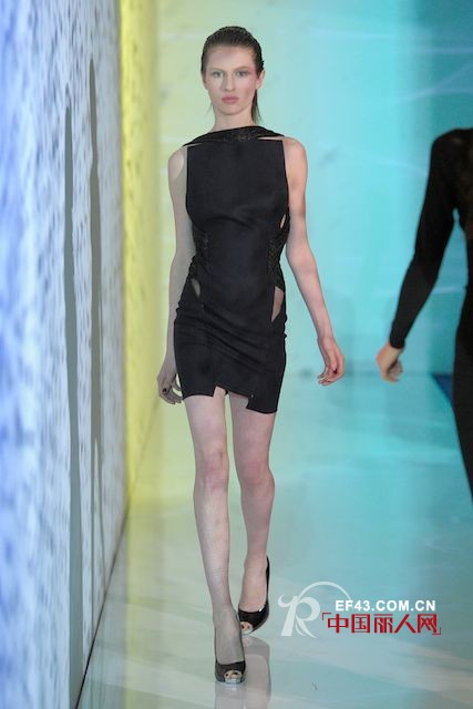 Anthony Vaccarello 巴黎秀