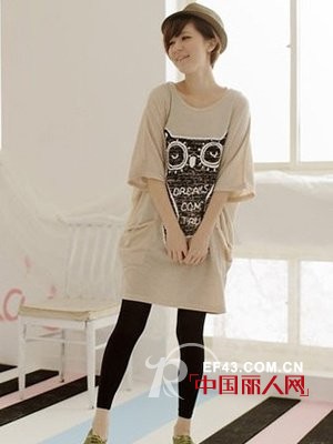 宽松T恤 遮住肉肉变骨感美女!