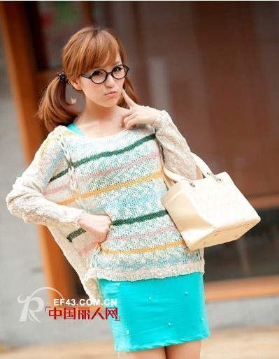 俏丽长袖衫配短裙搭配显高挑