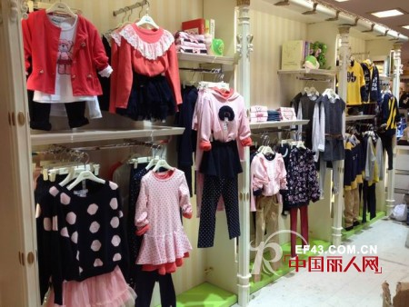 嘟嘟可儿成都天府摩尔百货店店面全新升级