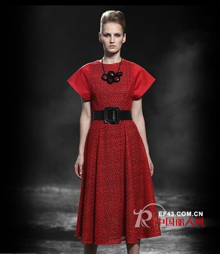 OlanKa品牌女装 低调性感让经典重现