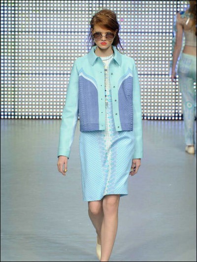 箱型短夹克时髦升级  令人无法抗拒的摩登帅气