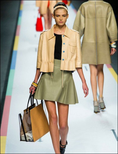 箱型短夹克时髦升级  令人无法抗拒的摩登帅气