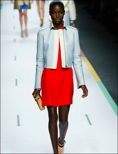 箱型短夹克时髦升级  令人无法抗拒的摩登帅气