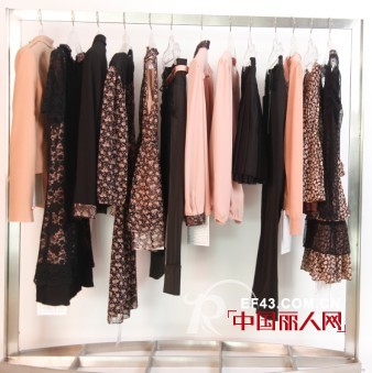 2013年深圳市阳之晨时装公司旗下“零典”和“衣典”女装缔造完美全线提升