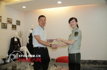 卡蔓国际时装扎根内地市场,开展军民共建活动