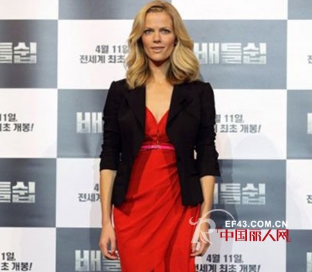 秋季百搭圣品,亮色腰带拉伸比例