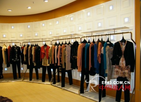 热烈庆祝迪斯廷·凯品牌女装北京东星时尚广场专卖店开业