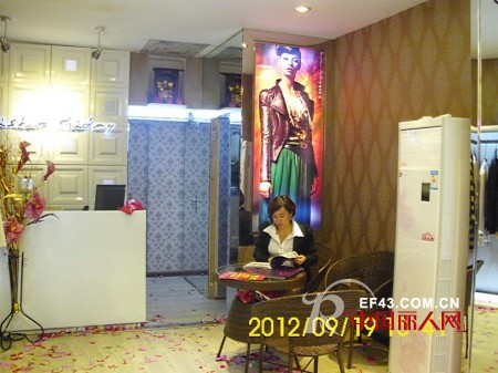 热烈庆祝迪斯廷·凯品牌女装贵州省都匀市专卖店开业