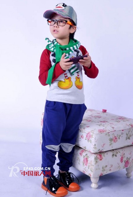 稻娃品牌童装 假日与你一起体验海边时尚