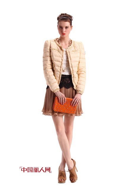 激发女性的自信,焕发自身魅力——曼娅奴女装