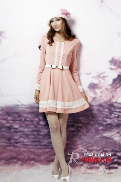 绝美连衣裙 秋日里的百搭造型