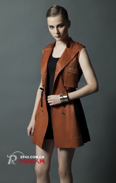 DAKKIFOX品牌女装 女人因爱而美丽