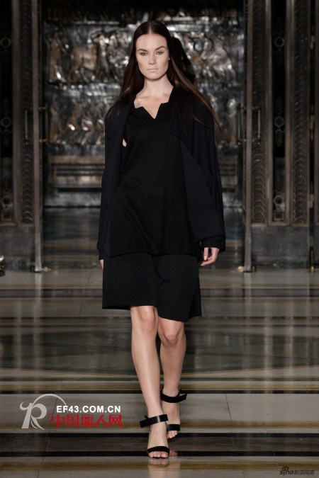 厦门女孩万一方过关斩将  闯入伦敦时装周