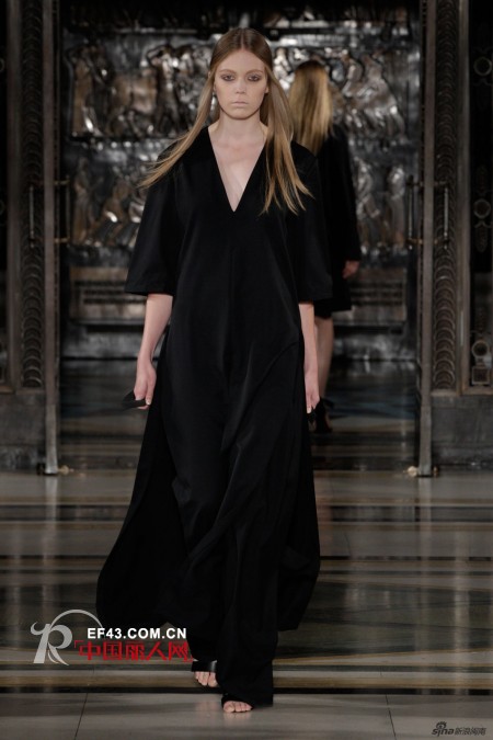 厦门女孩万一方过关斩将  闯入伦敦时装周