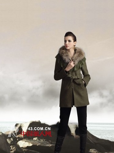 LONG（兰恩）时尚女装  新古典主义浪漫中释放低调的奢华