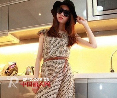 腰间风情一根腰带让连衣裙更优雅!