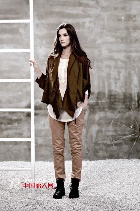 Eall.cz意澳女装与您分享服饰颜色搭配技巧