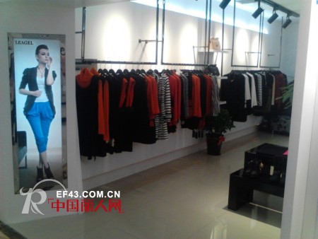 热烈祝贺例格女装成功进驻江西赣州商场