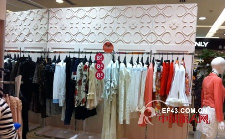 热烈祝贺TRUVIVI女装专柜成功入驻深圳女人世界名店