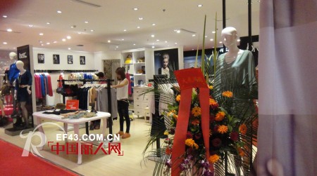 brett比缇时尚品牌女装强势入驻东光厚街明丰广场