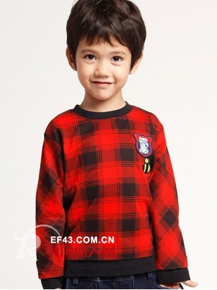 童壹库童装 让孩子们分享爱 感受爱 奉献爱