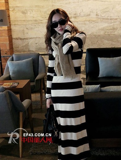 深秋长裙外套美搭  轻松Hold住早晚温差