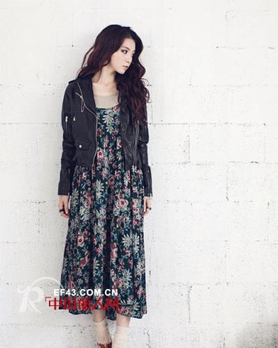 深秋长裙外套美搭  轻松Hold住早晚温差