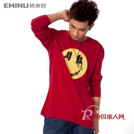 依米奴:引爆T恤印花时尚,细节点缀个性男士
