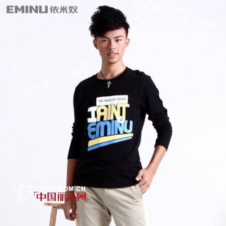 依米奴:引爆T恤印花时尚,细节点缀个性男士