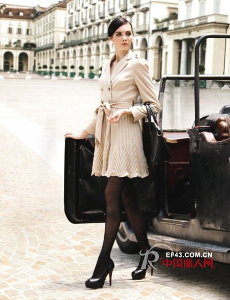 GAIA GIRL时尚奢华女装  冬天里的裸色风情