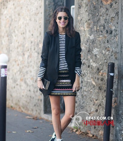 上宽下窄时髦穿搭  御寒又添女人味