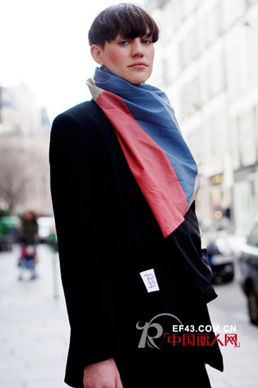 这个季节出街拗造型怎能少了丝巾和围巾
