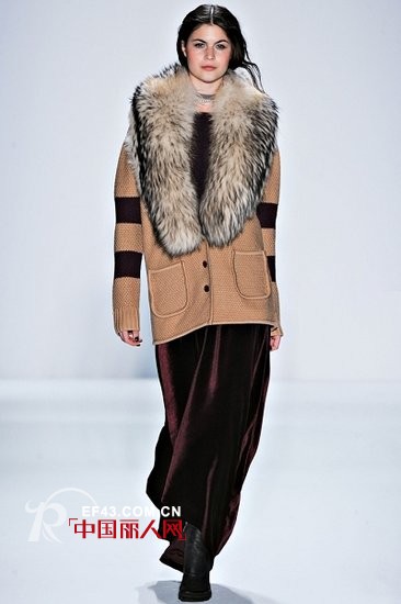皮毛衣领打造秋冬穿衣复古风潮
