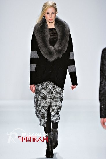 皮毛衣领打造秋冬穿衣复古风潮