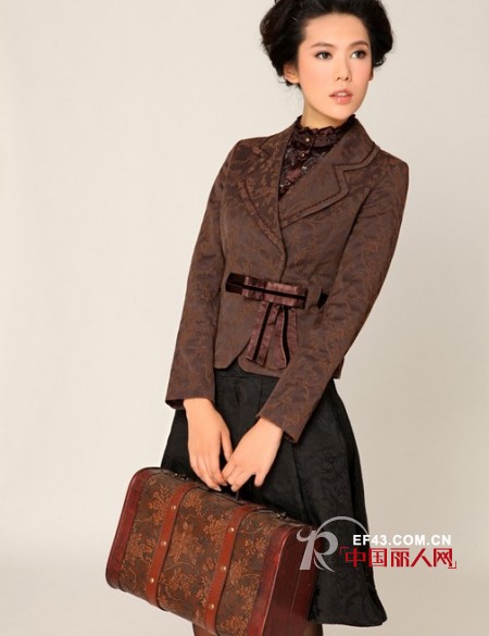 玖姿时尚衣品来搭配 高调秀出大气场