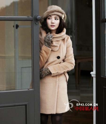 韩星朴敏英浪漫甜美风冬装写真突显女人柔美魅力