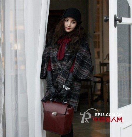 韩星朴敏英浪漫甜美风冬装写真突显女人柔美魅力