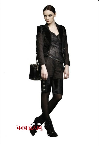 YANLING艳玲女装 绽放中国都市女性的内敛与柔美