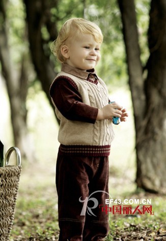 拉比童装陪伴幸运BABY快乐 健康长大