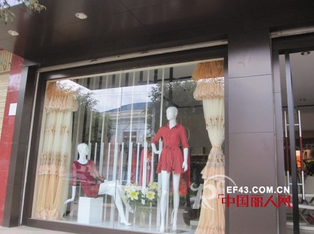 热烈庆祝古奈笛Gonitti品牌深圳沃尔玛新店开业