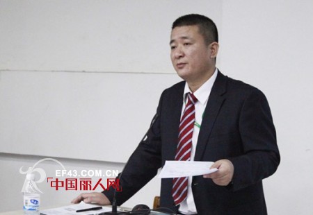 邻家女孩时尚服饰联合泉州师范学院启动就业创业训练营