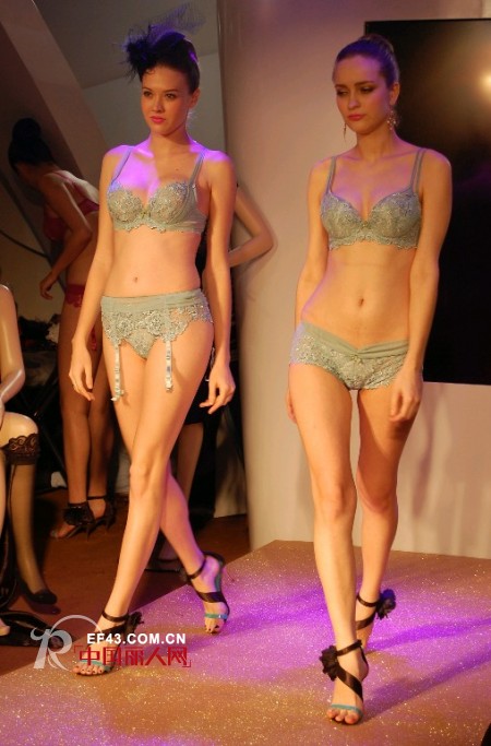 上海国际时尚内衣展  古今内衣上演魔幻与光影
