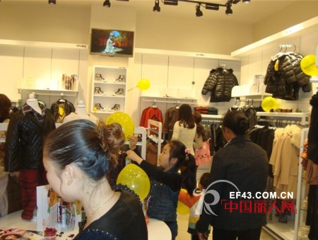 热烈庆祝卡琪屋重庆璧山店盛大开业